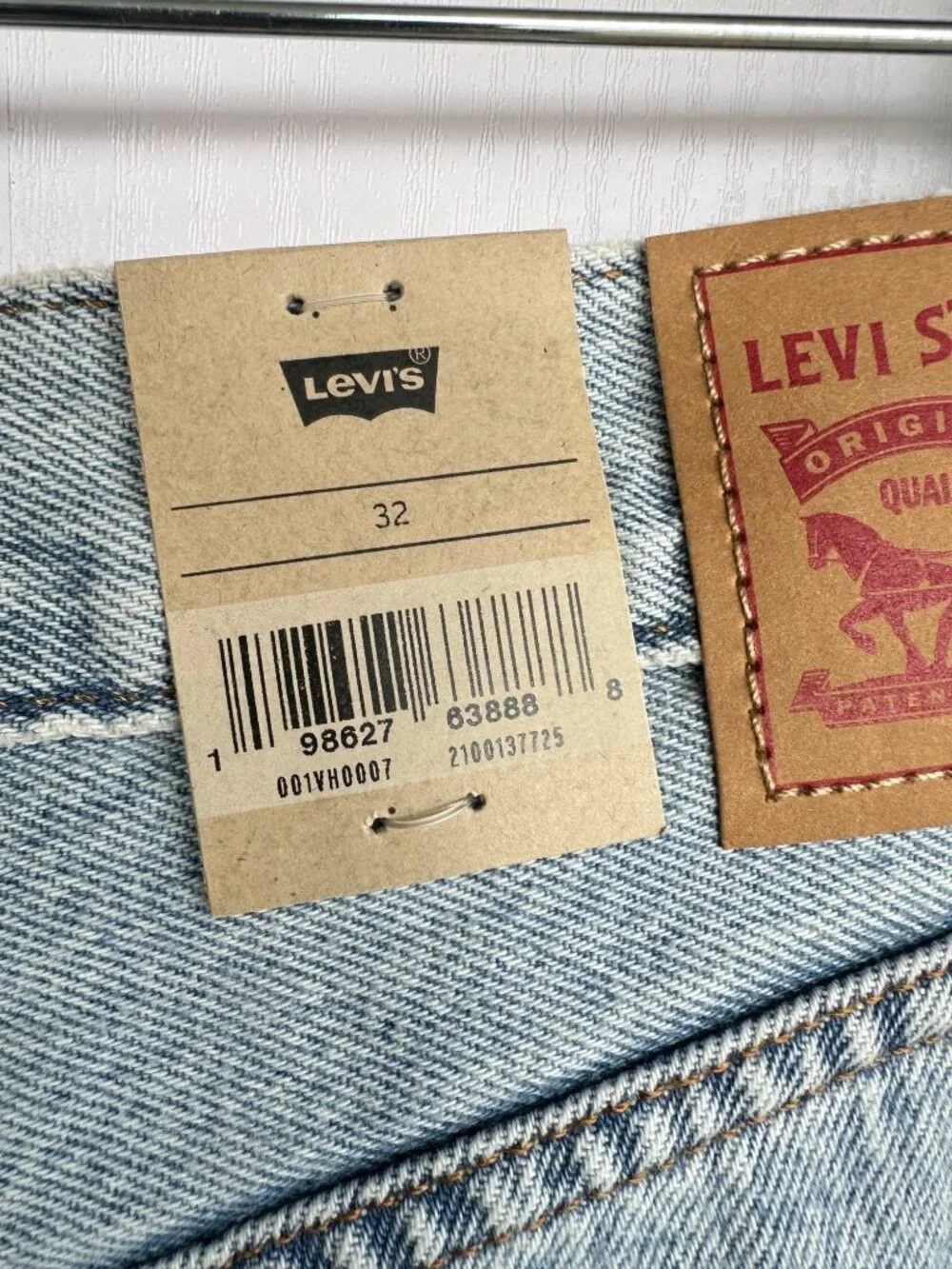 ⭐Levis High-Rise Back Slit Denim Skirt 32 Light Wash Button & Zipper Closure New